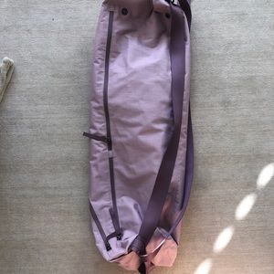 Lulu lemons yoga bag